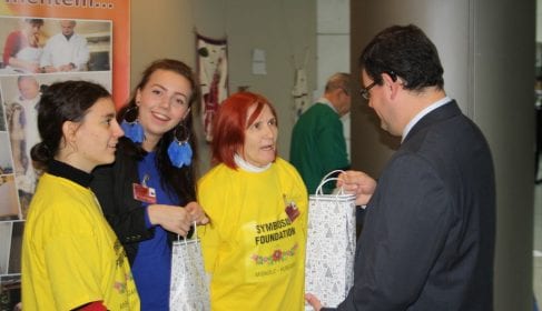 Jótékonysági vásár fogyatékos emberek alkotásaiból az Európai Parlamentben