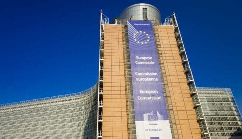 Az Európai Bizottság minimálbér-javaslata a magyar modellt, az adócsökkentést, a családtámogatást, a stabil költségvetést, a munkahelyteremtést és a bérnövekedést támogatja