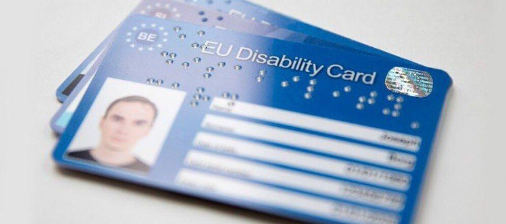 Jön az európai fogyatékossági kártya és az EU-s parkolókártya